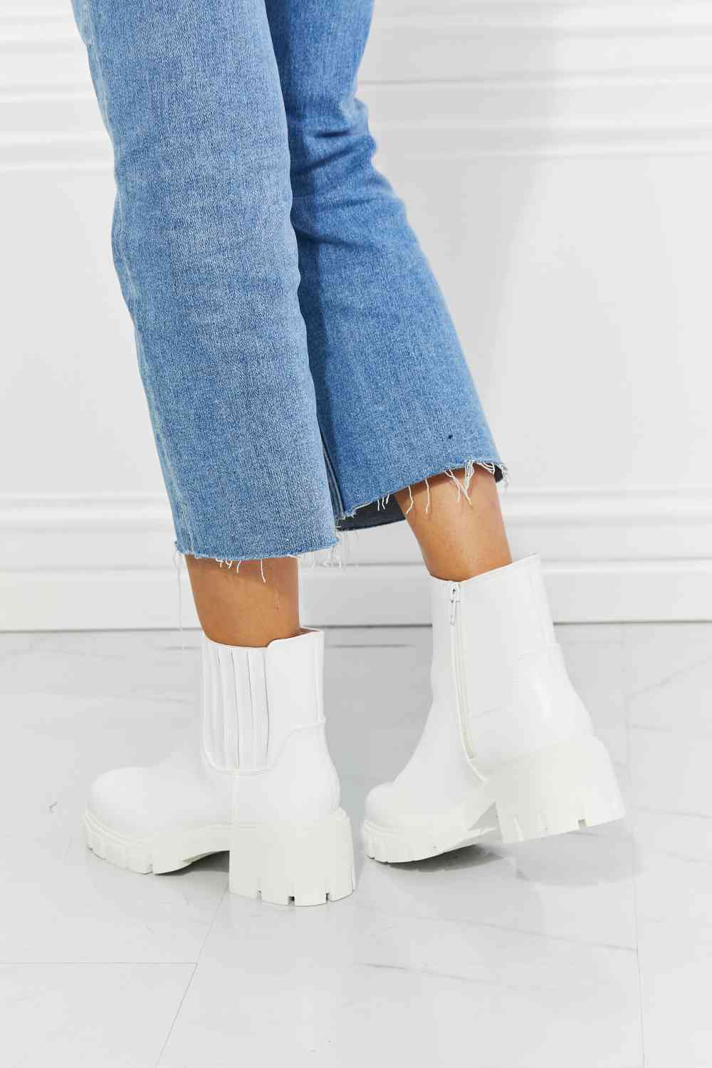 White platform chelsea clearance boots